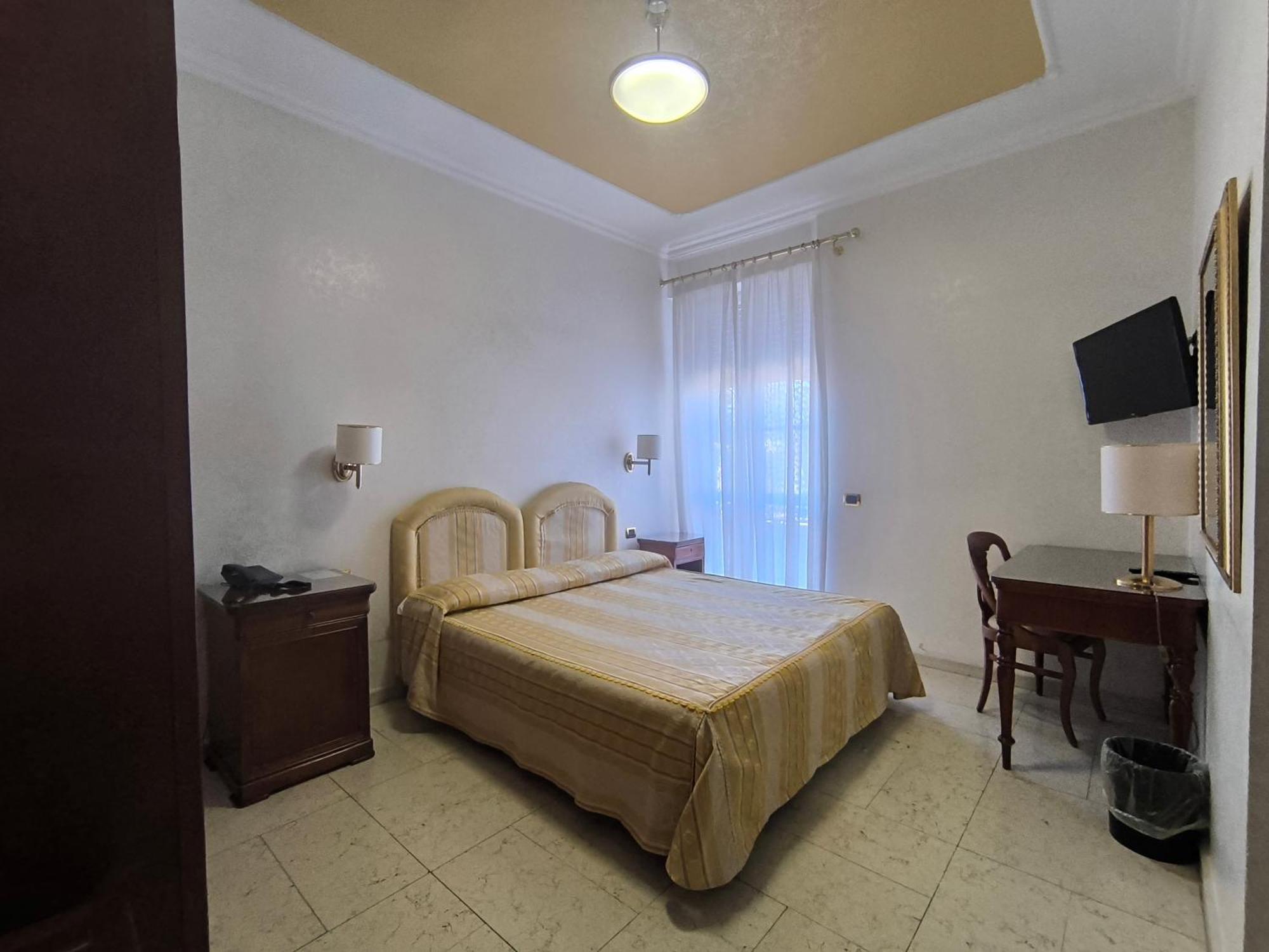Hotel Mariano Iv Palace 4*