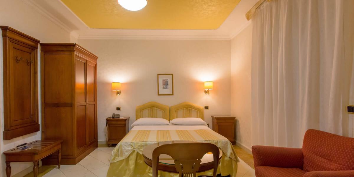 Mariano Iv Palace Hotel 4*